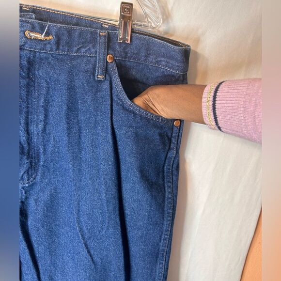 Wrangler Jeans Men’s 38X32 100%Cotton Blue Dark Wash Relaxed Fit Straight - Picture 7 of 14